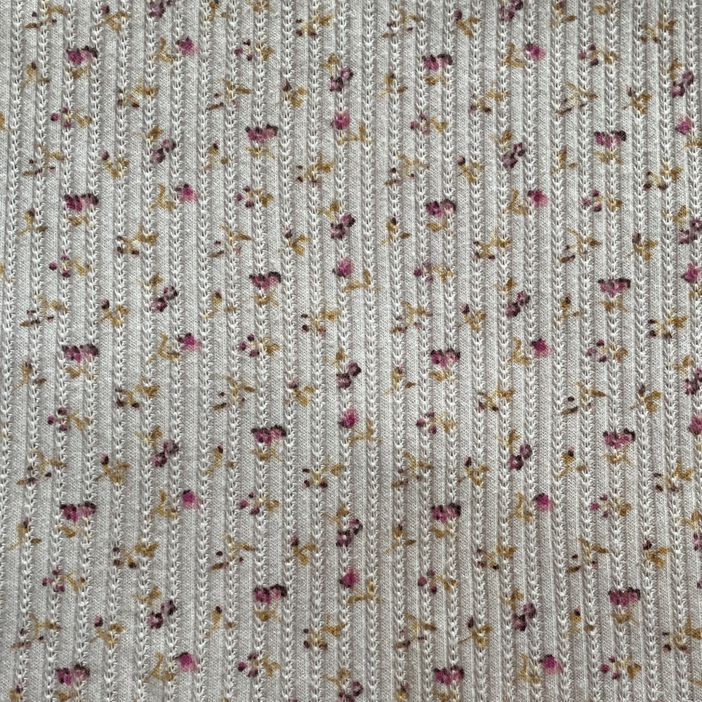 American Eagle Cream with Flower  Patterned Shirt - Picture 4 of 4